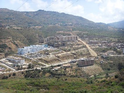 MobilisAtion pour dénoncer l’attaque terroriste de mardi dernier, Marche et grève générale aujourd’hui à Azeffoun