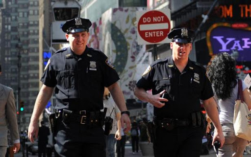 New York: les fouilles au corps de la police inconstitutionnelles