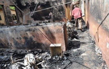 Plusieurs commerces et des habitations incendiés