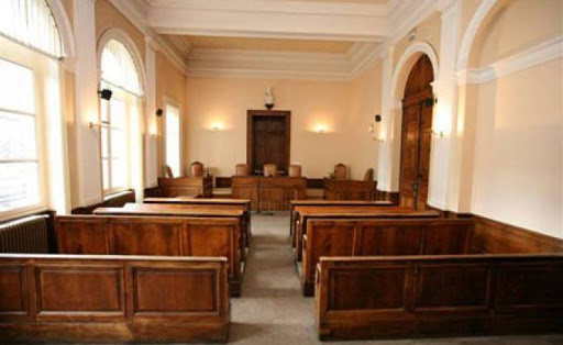 Réhabilitation des tribunaux saccagés en 2011, Charfi fixe un délai d’une année