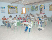 Scolarisation des enfants sahraouis  , Transmettre les valeurs ancestrales et forger l’identité nationale