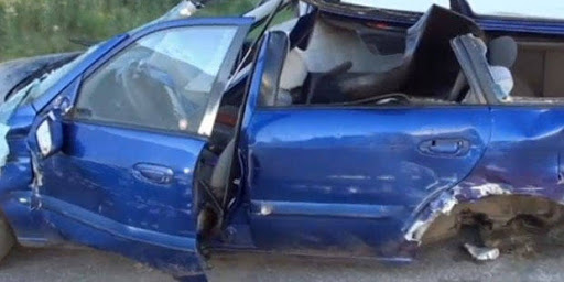 Suède: un bébé naît dans une voiture et survit à des tonneaux