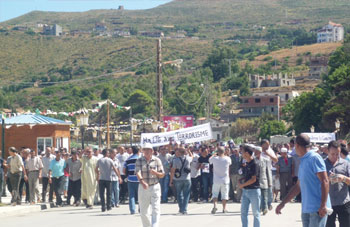 Tizi-Ouzou : Imposante marche contre le terrorisme à Azeffoun