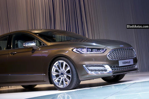 65e salon de Francfort : Ford présente le S-MAX Concept, ainsi que sa nouvelle ligne de luxe Vignale