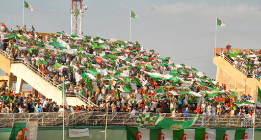 Algérie : la mort pour les cancéreux, des avions et des billets pour les supporters