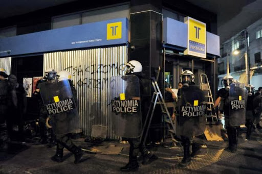 Aube dorée: démission de deux généraux de la police grecque