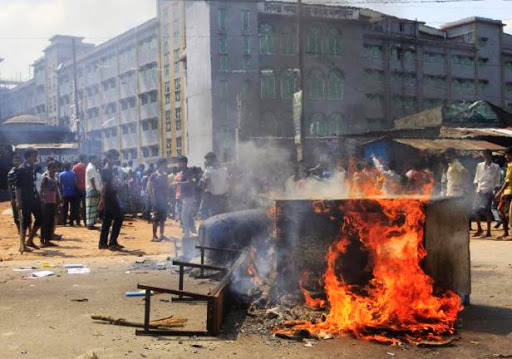 Bangladesh : les ouvriers du textile en colère dénoncent leur paie indigente
