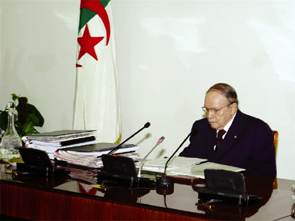 Bouteflika a présidé hier le premier Conseil des ministres en 2013, Les projets de loi de finances et de l’audiovisuel approuvés