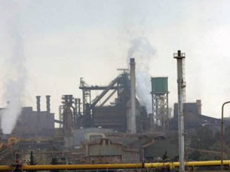 Complexe d’El-Hadjar : Le spectre de la grève