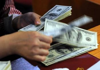 Elles transfèrent sans retenue des milliards de dollars, La razzia des banques étrangères