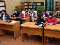 Enseignement spécifique, Les élèves du secondaire privés de manuels