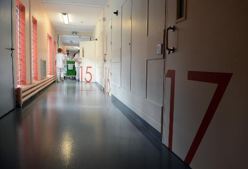 Famille poignardée aux Mureaux: le père hospitalisé d&rsquo;office