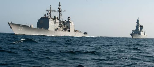 La flotte américaine se dit prête à « frapper fort » en Syrie