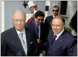 Le Président Bouteflika reçoit l’ancien Premier ministre tunisien Béji Caïd Essebsi