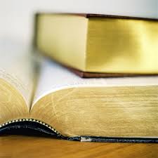 Le rapport de la Commission de la révision de la Constitution remis à Bouteflika