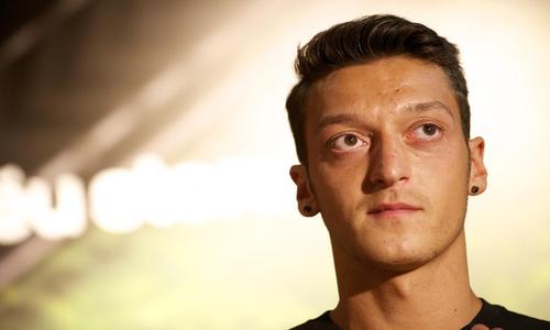 Özil, le joueur qui tombe à pic