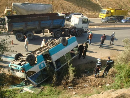 Skikda, 25 blessés dans une collision à Salah Bouchaour