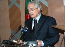 Tayeb Belaiz avait démissionné de la présidence du conseil constitutionnel, Le petit zeste de légalisme