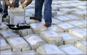 TRAFIC DE STUPÉFIANTS, 2 122 000 DA, 10 400 cannettes de bière et 4 kg de kif récupérés