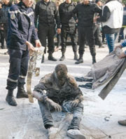 Tunisie / Un vendeur à la sauvette se brûle en jetant de l’essence sur la police