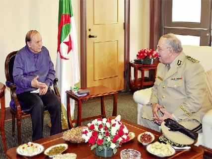 Alors qu’il est menacé de poursuites judiciaires pour sa chronique, Saâd Bouakba : “Je n’ai pas diffamé l’armée”