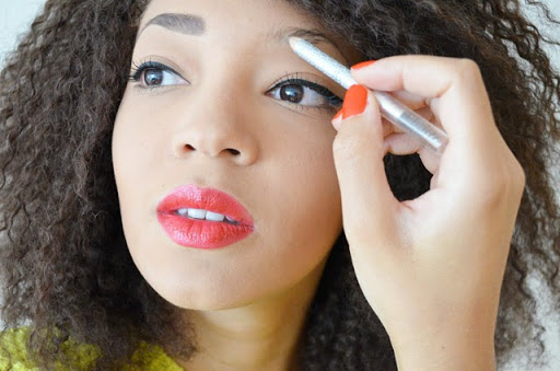 De l’importance des sourcils