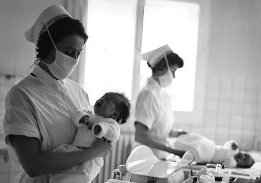 Des sages-femmes débordées, des équipes médicales incomplètes et du matériel non stérilisé, La triste réalité de l’accouchement en milieu hospitalier