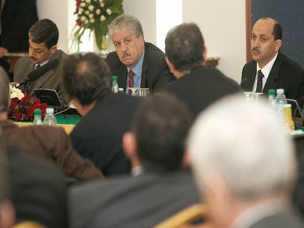 Elle se propose de concevoir une stratégie industrielle, Tripartite : les débats sont ouverts