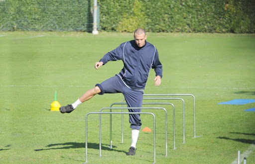 EN : Yebda se blesse au genou