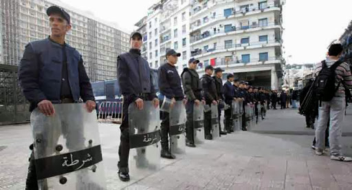 Human Rights Watch s’alarme de la répression des syndicats autonomes en Algérie