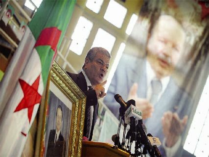 Il plaide pour la reconduction de Bouteflika et présente un programme électoral, Le forcing de Saâdani pour un 4e mandat