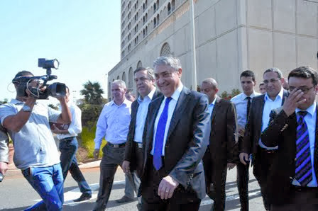 Il pourrait annoncer sa candidature ce 1er Novembre, Benflis en ordre de bataille