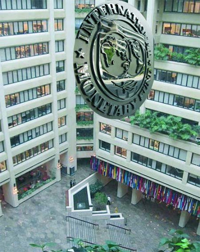 Le FMI pointe d' »importants » risques politiques