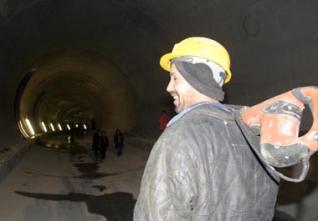 Le métro d’Alger sera couvert par le réseau de téléphonie mobile (responsable)