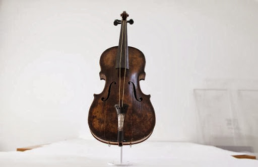 Le violon du Titanic adjugé pour 1,063 million d’euros
