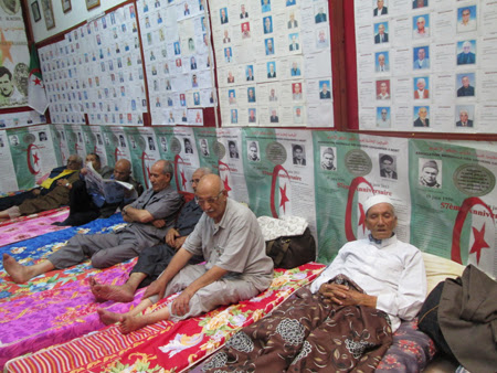 Les anciens condamnés à mort algériens entament une grève de la faim