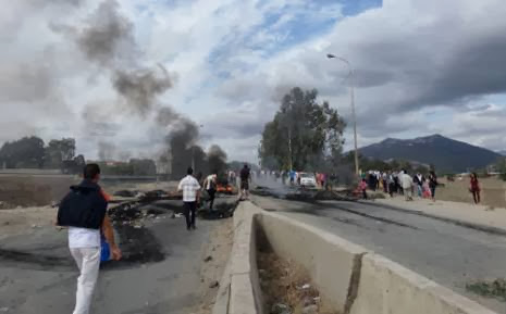 Oued Aïssi (Irdjen) : La RN12 fermée à la circulation depuis ce matin