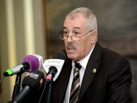 Pour la révision des textes organisant la relation gouvernement-parlement (juristes)