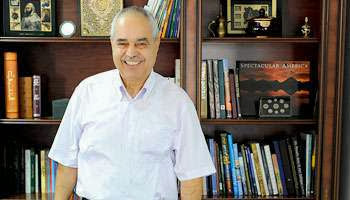 Présidentielle algérienne : Ahmed Benbitour, seul contre personne