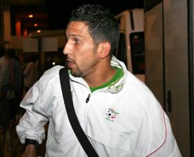 Raho devient  entraîneur