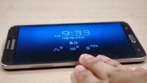 Samsung lance son premier smartphone à écran incurvé