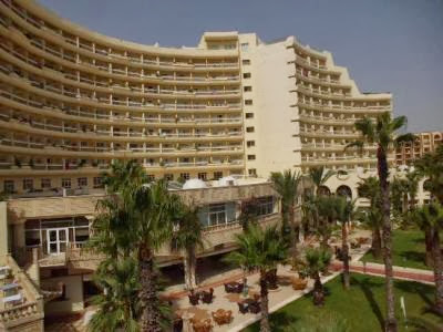 Tunisie: deux attaques suicides, pas de victimes en dehors d&rsquo;un kamikaze