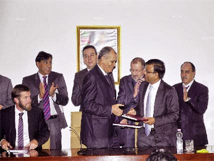 Un nouveau pacte d’actionnaires signé hier, Un milliard de dollars pour El-Hadjar