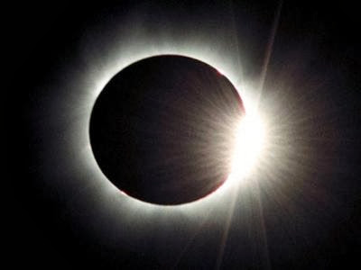 Une éclipse solaire partielle le 3 novembre