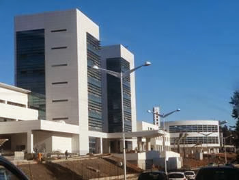 ALGER, La Faculté de médecine inaugurée en silence