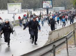 Algérie-Burkina Faso : 50 blessés au cours de la vente des billets qui tourne à l’émeute(Vidéo)
