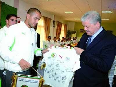 Algérie-Burkina faso j-3 le premier ministre rend visite aux verts, Les encouragements de bouteflika
