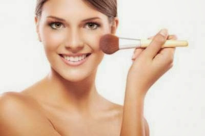 Astuces maquillage : masquer nos petites imperfections