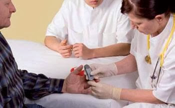 Béni Maouche  (Béjaia), Les médecins chez les malades ruraux