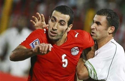 Égypte : Abou Trika refuse de prendre sa médaille des mains de Tahar Abou Zeid